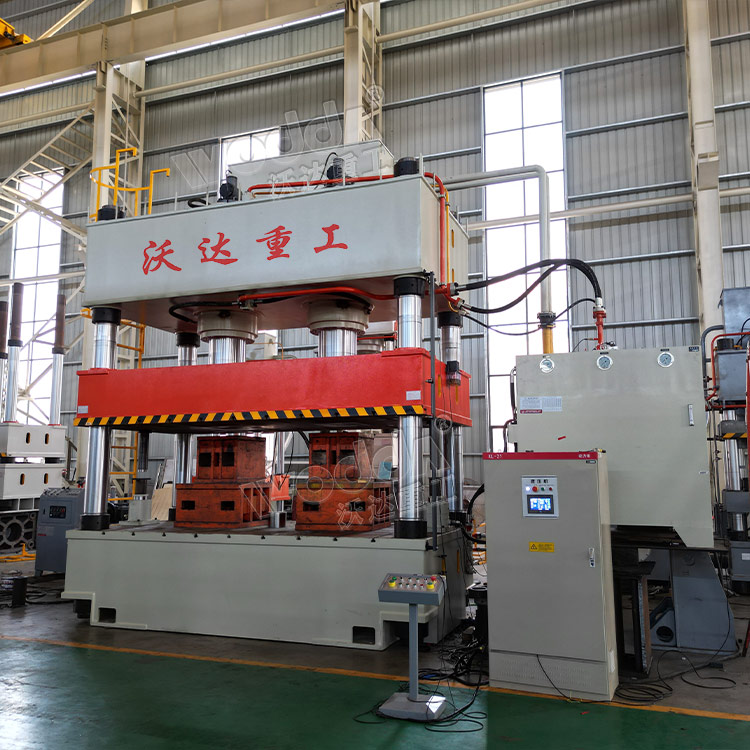 1000噸SMC玻璃鋼水箱成型液壓機(jī).jpg
